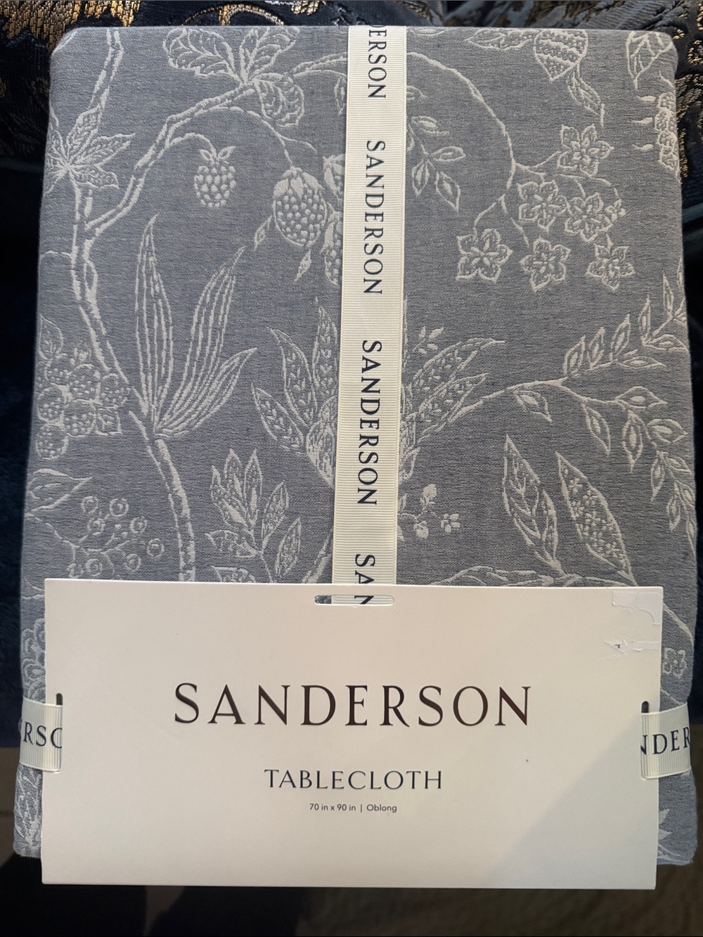 SANDERSON Tablecloth 70-90”, nwt